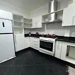 Flat Confortavel E Espacoso Proximo Ao Aeroporto E Hospital Hu