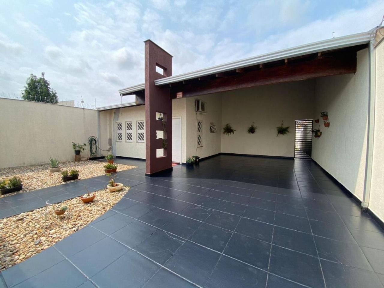 Flat Confortavel E Espacoso Proximo Ao Aeroporto E Hospital Hu *