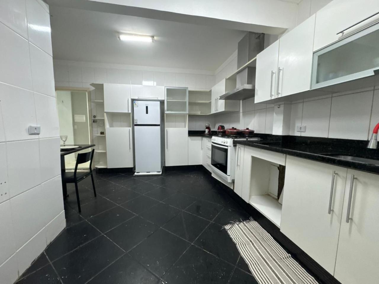 Apartment Flat Confortavel E Espacoso Proximo Ao Aeroporto E Hospital Hu